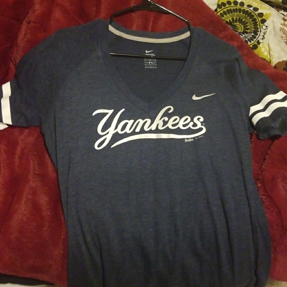 Yankees shirt
